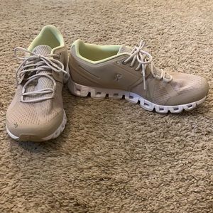 On Running sneakers size 6.5